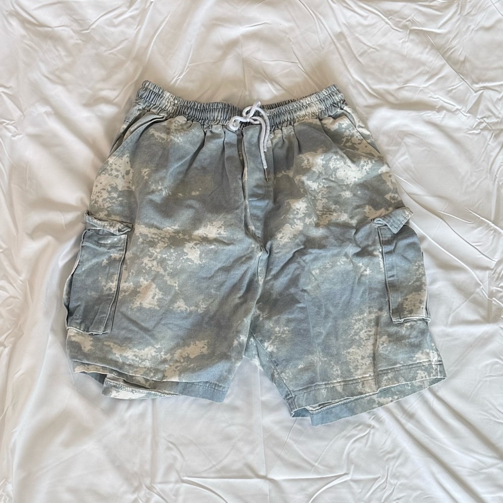 Large Cloud Style/Color Shorts